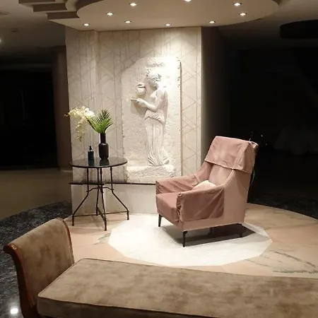 伊斯佩里亚酒店 2*